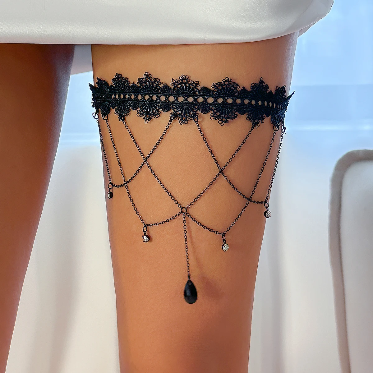 Body Jewelry Thigh Chain - Ingemark Boho-Elastikband, schwarze Spitze, Bein-Oberschenkelkette für