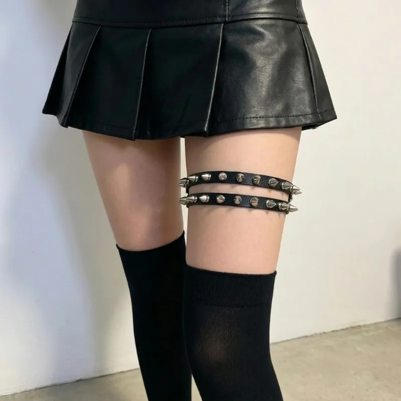 Doppelreihiger Kegelnieten-Bei – Body Jewelry Thigh Chain Bewertung und Preis