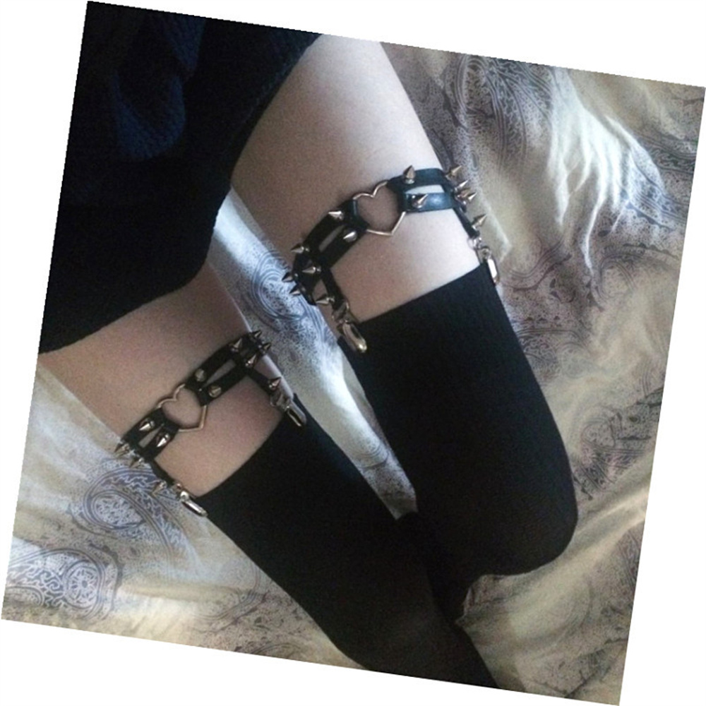 1Pcs Frauen Punk Goth Herz PU  – Body Jewelry By The Chain Gang Bewertung und Preis